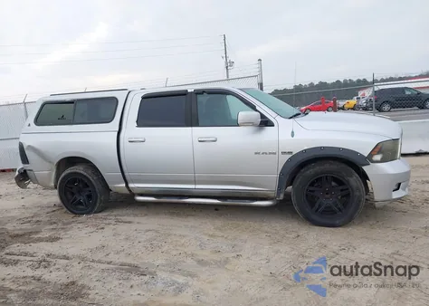 2010 Dodge Ram 1500 Slt/Sport/Trx z USA, uszkodzony, nr VIN 1D7RB1CT4AS121414